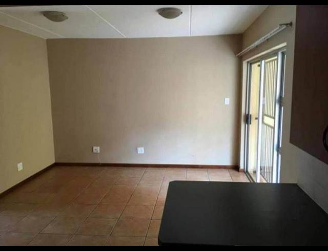 1 BEDROOM APARTMENT FOR SALE IN CLUBVIEW